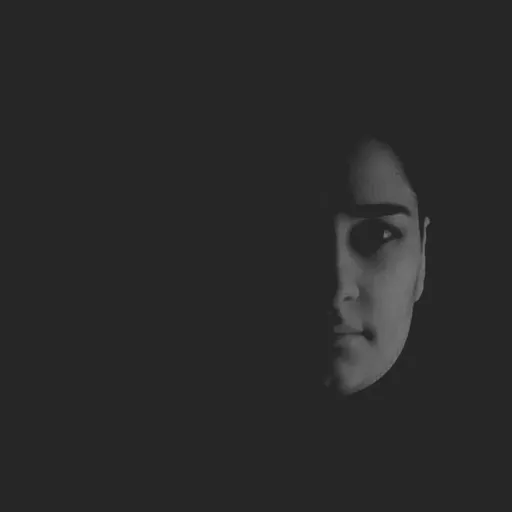 Nesa Azadikhah