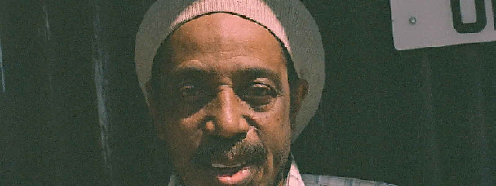 Earl Sixteen