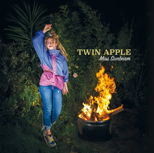 Twin Apple Twin Apple